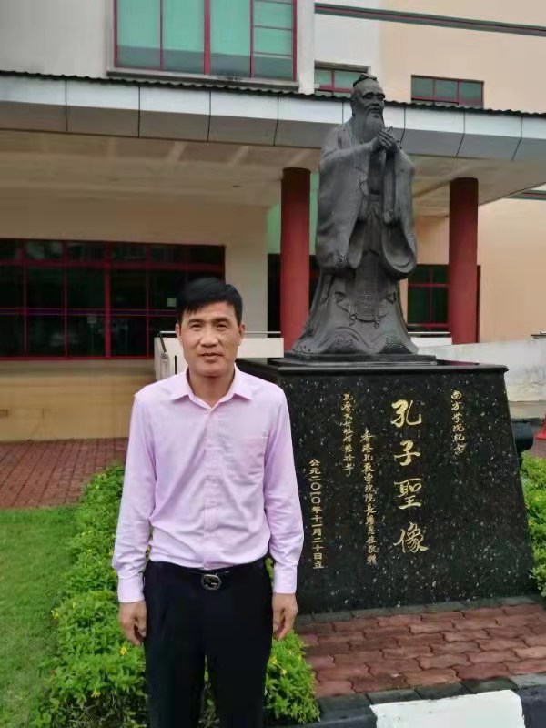 叶强，校长.jpg